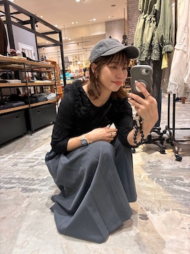 「niko and...（ニコアンド）の[MODE NORM CORE] シャーリングクループルオーバー（Tシャツ/カットソー、ブラック系）」を使った、RENAさん（レディース・153cm）の秋コーディネート