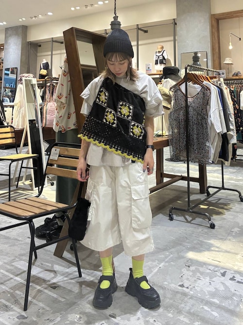 ブラックWデニム♡刺繍の巾着ショルダーバッグ♡ハートフラワー♡ストーン付き セール】オリジナルフラワーモチーフ巾着ショルダーバッグ