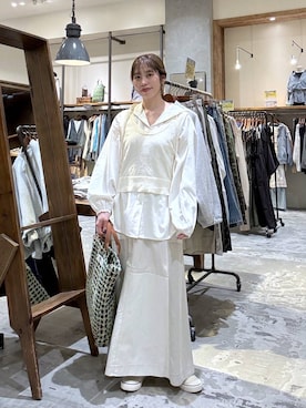 「niko and...（ニコアンド）の【A4サイズ収納可能】2WAYテープトートバッグ（トートバッグ、グリーン系）」を使った、RENAさん（レディース・153cm）の春コーディネート