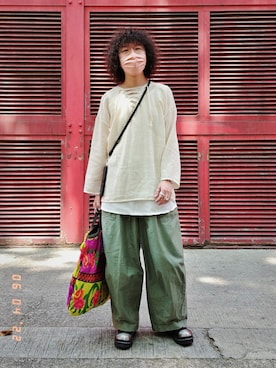 「PUEBCO（プエブコ）のアイテム（トートバッグ）」を使った、Paak Chanさん（メンズ・172cm）の春コーディネート