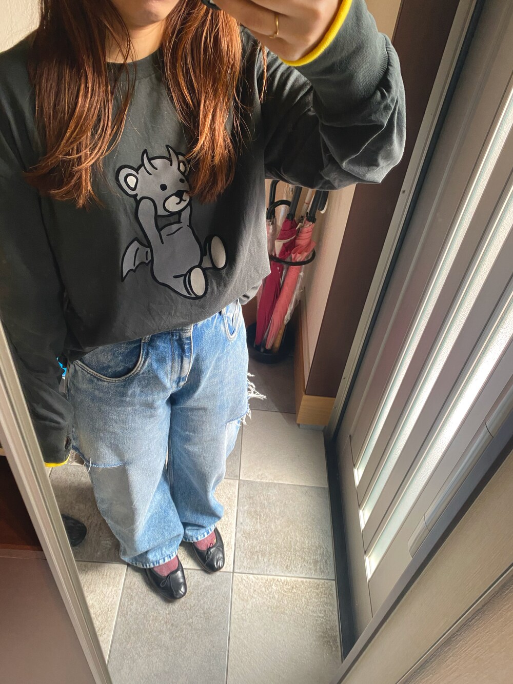 「A.P.C.のBALLERINES PORSELLI/BLACK（バレエシューズ、ブラック系）」を使った、yさん（レディース・157cm）の冬コーディネートの1枚目の写真