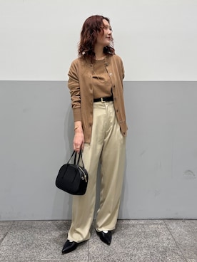 「SLOBE IENA（スローブイエナ）のサテンタックパンツ（その他パンツ、ベージュ系）」を使った、ainaさん（レディース・152cm）の春コーディネート