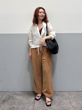 「SLOBE IENA（スローブイエナ）のPlus by ONIT/オニット SLOBE別注 2way パイルパンツ（その他パンツ、イエロー系）」を使った、ainaさん（レディース・152cm）の春コーディネート