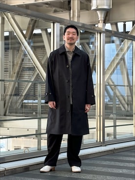「Mackintosh（マッキントッシュ）のMACKINTOSH(マッキントッシュ) 別注 NEW BALFIELD（ステンカラーコート、ブラック系）」を使った、もくめさん（メンズ・177cm）の春コーディネート