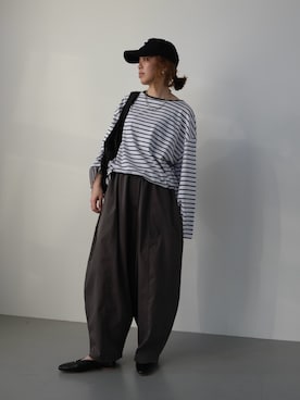 「aquagarage（アクアガレージ）のCロゴ入りベースボールキャップ（キャップ、ブラック系）」を使った、saayaさん（レディース・162cm）の春コーディネート