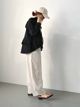 「aquagarage（アクアガレージ）のCロゴ入りベースボールキャップ（キャップ、ベージュ系）」を使った、saayaさん（レディース・162cm）の春コーディネート