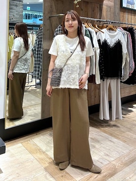 「LEPSIM（レプシィム）の《リネンライクドライシリーズ》ギャザーワイドパンツ　638911（その他パンツ、ブラウン系）」を使った、Nozomiさん（レディース）の春コーディネート