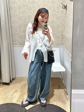 「LEPSIM（レプシィム）のイージーコクーンデニムパンツ　661665（デニムパンツ、ブルー系）」を使った、Nozomiさん（レディース）の夏コーディネート