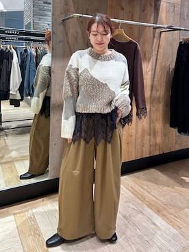 「LEPSIM（レプシィム）の裾ボタンイージーパンツAW　1066525（その他パンツ、イエロー系）」を使った、Nozomiさん（レディース）の秋コーディネート