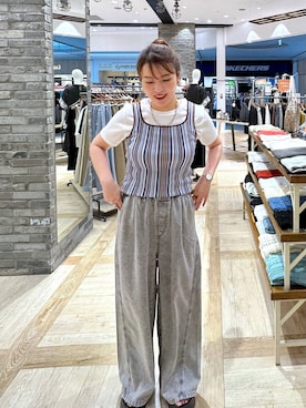 「LEPSIM（レプシィム）のイージーデニムパンツ　630150（デニムパンツ、グレー系）」を使った、Nozomiさん（レディース）の春コーディネート