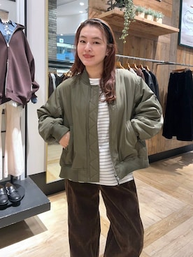 「LEPSIM（レプシィム）のフロッキーデニムパンツ　1055023（その他パンツ、ブラウン系）」を使った、Nozomiさん（レディース）の秋コーディネート
