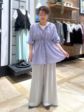 「LEPSIM（レプシィム）のカットイージーワイドパンツ　499173（その他パンツ、グレー系）」を使った、Nozomiさん（レディース）の春コーディネート