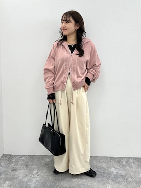 「LEPSIM（レプシィム）のフリフリ加工フーディー　1051753（パーカー、ピンク系）」を使った、Nozomiさん（レディース）の秋コーディネート