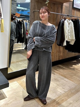 「LEPSIM（レプシィム）のMOUL／バレルデニムパンツ　1066553（デニムパンツ、グレー系）」を使った、Nozomiさん（レディース）の秋コーディネート