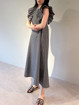 「each（イーチ）のショルダーフリルAラインワンピース（ワンピース、グレー系）」を使った、Sさん（レディース・156cm）の春コーディネート
