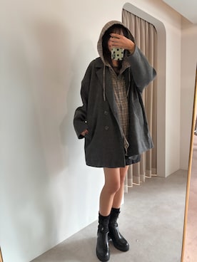 「r.（アールドット）のカットメルトン　ショートコート（その他アウター、グレー系）」を使った、Sさん（レディース・167cm）の秋コーディネート