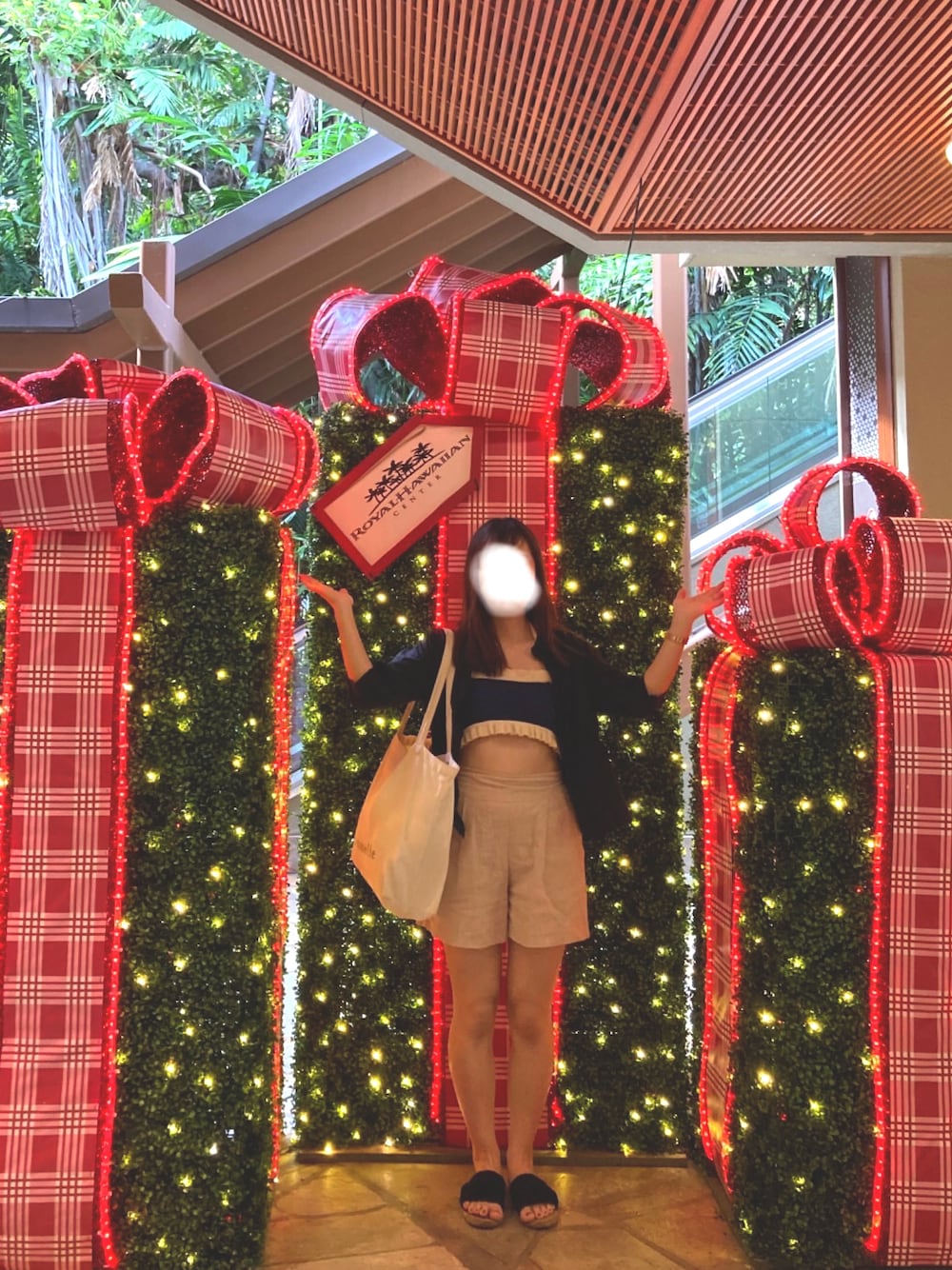 「オトナカジュアル、休日コーデ、大人ガーリー、旅行、ハワイ、hawaii、着回しコーデ、水着、水着コーデ、シンプルコーデ、プチプラコーデ、ショートパンツ」｜「jumelleのjumelle eco bag（エコバッグ/サブバッグ、ホワイト系）」を使った、ririii11さん（レディース・155cm）の秋コーディネートの1枚目の写真