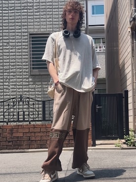 「KEBOZ（ケボズ）のKAC 2TONE SWEAT PANTS（スウェットパンツ、ブラウン系）」を使った、rogon08さん（メンズ・172cm）の秋コーディネート
