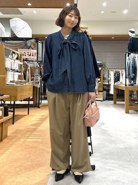 「BAYFLOW（ベイフロー）のアイテム（パンツ）」を使った、egaotokuiさん（レディース・170cm）の春コーディネート