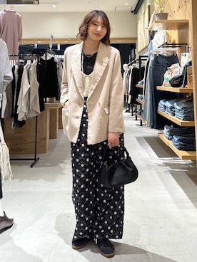 「BAYFLOW（ベイフロー）のアイテム（パンツ）」を使った、egaotokuiさん（レディース・170cm）の春コーディネート