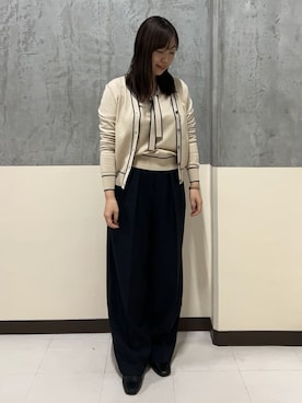 「UNTITLED（アンタイトル）の【アンサンブル可能】ボウタイ 配色プルオーバーニット（ニット/セーター、ベージュ系）」を使った、サキさん（レディース・155cm）の冬コーディネート