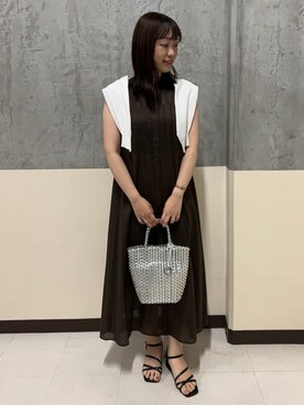 「UNTITLED（アンタイトル）の【シアー/前開き/夏ワンピ】コットンピンタックワンピース（ワンピース、ブラウン系）」を使った、サキさん（レディース・155cm）の夏コーディネート