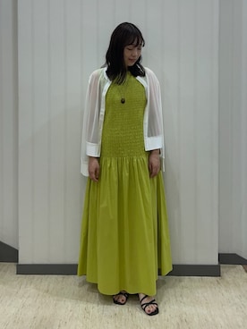 「UNTITLED（アンタイトル）の【コットン100/夏ワンピ/ナロー】シャーリングワンピース（ワンピース、グリーン系）」を使った、サキさん（レディース・155cm）の夏コーディネート