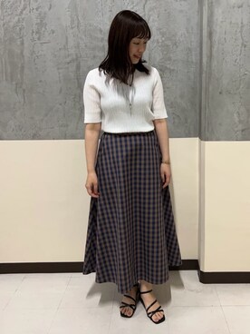 「UNTITLED（アンタイトル）の【五分袖/タイト】コットンリネン2WAYニット（ニット/セーター、ホワイト系）」を使った、サキさん（レディース・155cm）の夏コーディネート