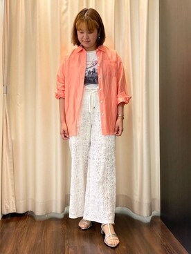 「UNTITLED（アンタイトル）の【セットアップ可能/手洗い可】リネン混 ベーシックシャツ（シャツ/ブラウス、オレンジ系）」を使った、Ayaさん（レディース・160cm）の春コーディネート