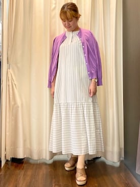 「UNTITLED（アンタイトル）の【11色展開/コットン100/アンサンブル可能】クルーカーディガン（カーディガン/ボレロ、パープル系）」を使った、Ayaさん（レディース・160cm）の春コーディネート