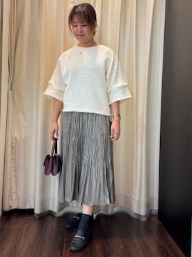 「UNTITLED（アンタイトル）の【きれいめ／体型カバー】ツイードドルマントップス（シャツ/ブラウス、ベージュ系）」を使った、Ayaさん（レディース・160cm）の秋コーディネート
