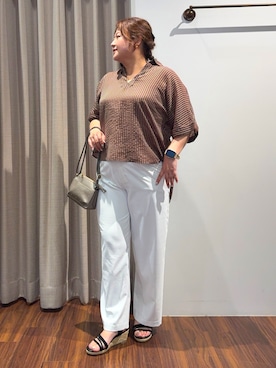 「grove（グローブ）の【洗濯機◎・体型カバー】ON/OFF使える、シアースキッパーシャツ（シャツ/ブラウス、ブラウン系）」を使った、Tomoさん（レディース・159cm）の夏コーディネート