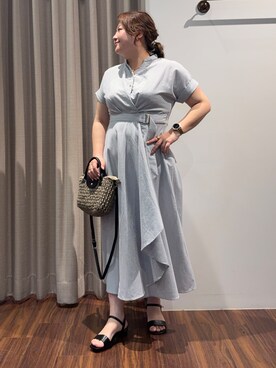 「grove（グローブ）の【貴島明日香さん着用】軽やか夏素材の、カシュクール風サッカーワンピース【洗える】（ワンピース、ブルー系）」を使った、Tomoさん（レディース・159cm）の春コーディネート