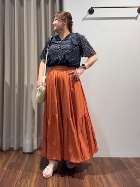 「grove（グローブ）のエスカルゴティアードスカート（スカート、オレンジ系）」を使った、Tomoさん（レディース・159cm）の春コーディネート