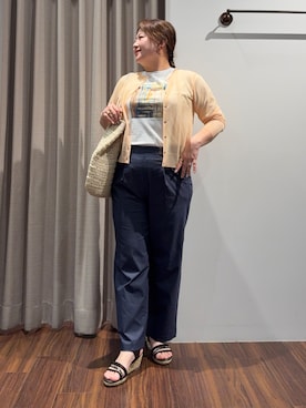 「grove（グローブ）の【洗える/名品】大人の透け感、シアーカーディガン（カーディガン/ボレロ、オレンジ系）」を使った、Tomoさん（レディース・159cm）の春コーディネート
