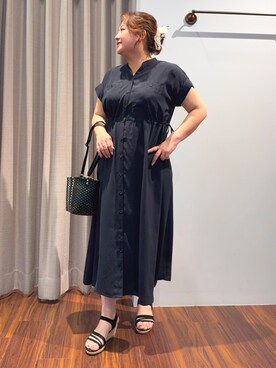 「grove（グローブ）の【洗える/体型カバー】ウエストドロストワンピース（ワンピース、ブラック系）」を使った、Tomoさん（レディース・159cm）の春コーディネート