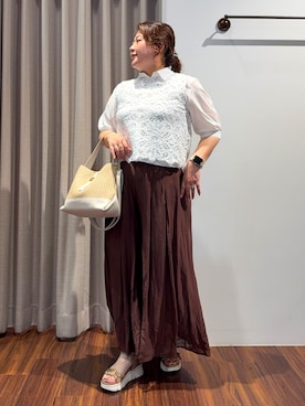 「grove（グローブ）の【2点SET・二の腕カバー】レースベスト×シアーブラウスSET（シャツ/ブラウス、ホワイト系）」を使った、Tomoさん（レディース・159cm）の夏コーディネート