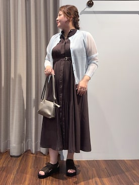 「grove（グローブ）の高評価！【洗える/名品】大人の透け感、シアーカーディガン（カーディガン/ボレロ、ブルー系）」を使った、Tomoさん（レディース・159cm）の夏コーディネート
