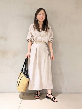 「UNTITLED（アンタイトル）の【セットアップ可能/手洗い可】リネン混 ベーシックシャツ（シャツ/ブラウス、ベージュ系）」を使った、kanaさん（レディース・156cm）の春コーディネート