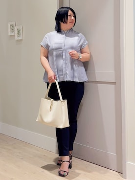 「grove（グローブ）のきちんと感もこなれ感も1枚で叶う　優秀ペプラムシャツブラウス（シャツ/ブラウス、ブルー系）」を使った、sasaさん（レディース・161cm）の夏コーディネート
