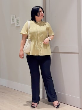 「grove（グローブ）の大人の抜け感シアースラブシャーリングブラウス（シャツ/ブラウス、イエロー系）」を使った、sasaさん（レディース・161cm）の夏コーディネート