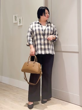 「grove（グローブ）の今の季節にちょうどいい　オンブレーチェックシャツ（シャツ/ブラウス、ホワイト系）」を使った、sasaさん（レディース・161cm）の秋コーディネート