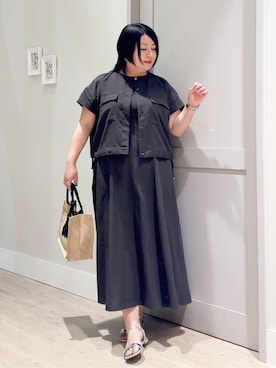 「grove（グローブ）の【品よく着こなす、大人のワークスタイル】ワークジャケット×ワンピースセット（ワンピース、ブラック系）」を使った、sasaさん（レディース・161cm）の夏コーディネート