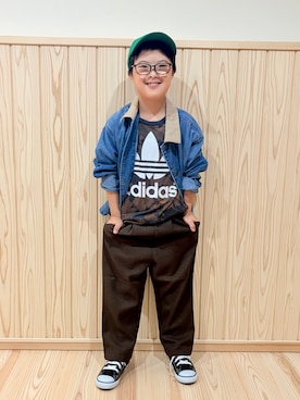「アイテム（デニムジャケット）」を使った、hu-goさん（キッズ・120cm）の秋コーディネート