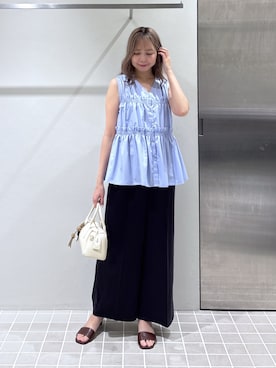 「NATURAL BEAUTY BASIC（ナチュラルビューティーベーシック）のVネックティアードブラウス（シャツ/ブラウス、ブルー系）」を使った、non🍓🫧さん（レディース・159cm）の夏コーディネート