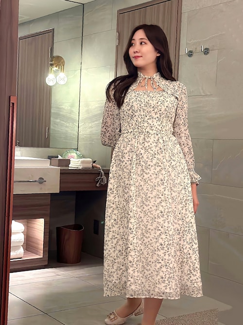 ZOZO限定】りぼん付きスタンドカラー胸元シャーリングキャンディー