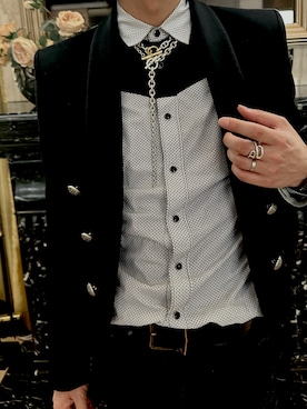 SAINT LAURENT PARISのシャツ/ブラウスを使った人気ファッション SAINT LAURENT PARISのシャツ/ブラウスを使った人気ファッション