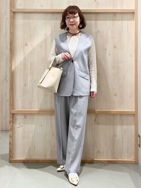 「THE SHOP TK （ザ ショップ ティーケー ）の【通勤にもカジュアルにも】CAVIAN ジレ/セットアップ可（ベスト、グレー系）」を使った、nakoさん（レディース）の春コーディネート