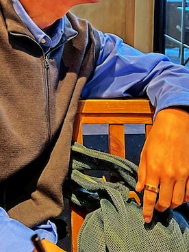 「アイテム（バングル/リストバンド）」を使った、Nanashiさん（メンズ・177cm）の秋コーディネート