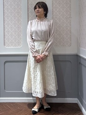 「couture brooch（クチュールブローチ）の【2WAY・ハレの日・通勤】エンブロレースブラウス（シャツ/ブラウス、ピンク系）」を使った、manaさん（レディース・162cm）の冬コーディネート
